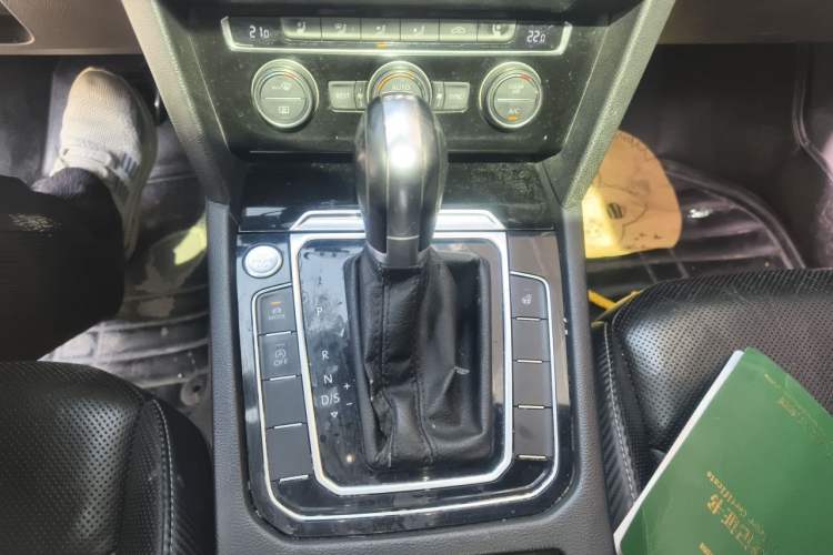 Used Volkswagen FAW-Volkswagen CC 2019 330TSI Glamour Edition China V Standard Gear Lever