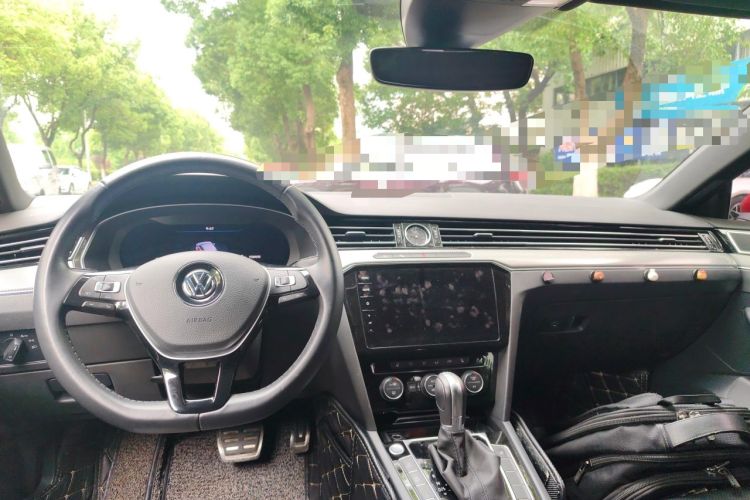 Used Volkswagen FAW-Volkswagen CC 2019 330TSI Glamour Edition China V Standard Center Console
