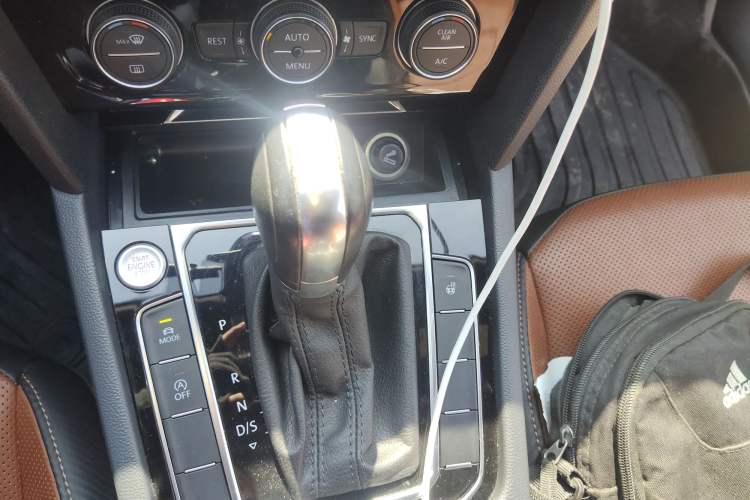 Used Volkswagen FAW-Volkswagen CC 2019 330TSI Glamour Edition China V Standard Gear Lever