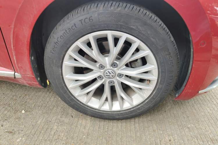 Used Volkswagen FAW-Volkswagen CC 2019 330TSI Glamour Edition China V Standard Right Front Wheel Hub