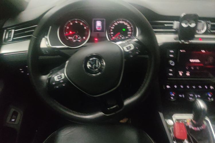 Used Volkswagen FAW-Volkswagen CC 2019 330TSI Glamour Edition China VI Steering Wheel