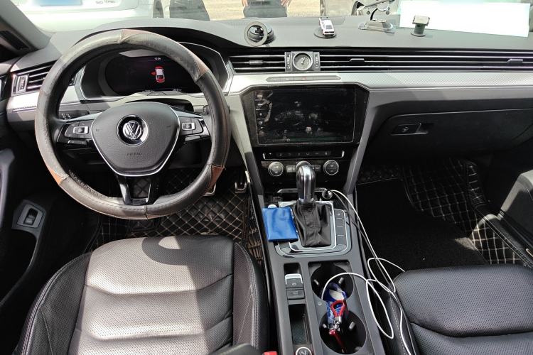 Used Volkswagen FAW-Volkswagen CC 2019 330TSI Glamour Edition China VI Center Console