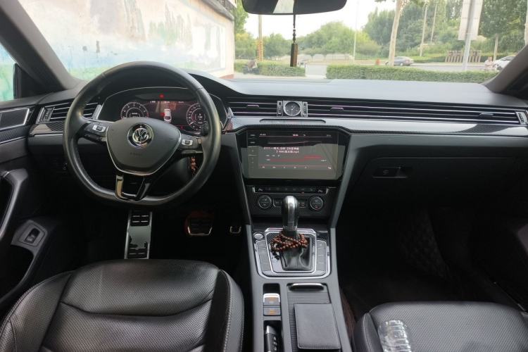 Used Volkswagen FAW-Volkswagen CC 2019 330TSI Glamour Edition China V Standard Center Console