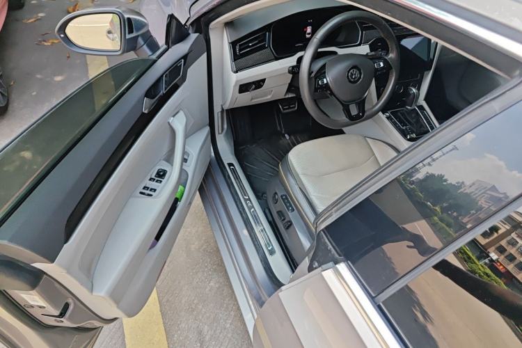 Used Volkswagen FAW-Volkswagen CC 2019 380TSI Yeyan Edition China V Standard Driver Seat