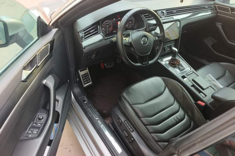 Used Volkswagen FAW-Volkswagen CC 2019 330TSI Glamour Edition China V Standard Driver Seat