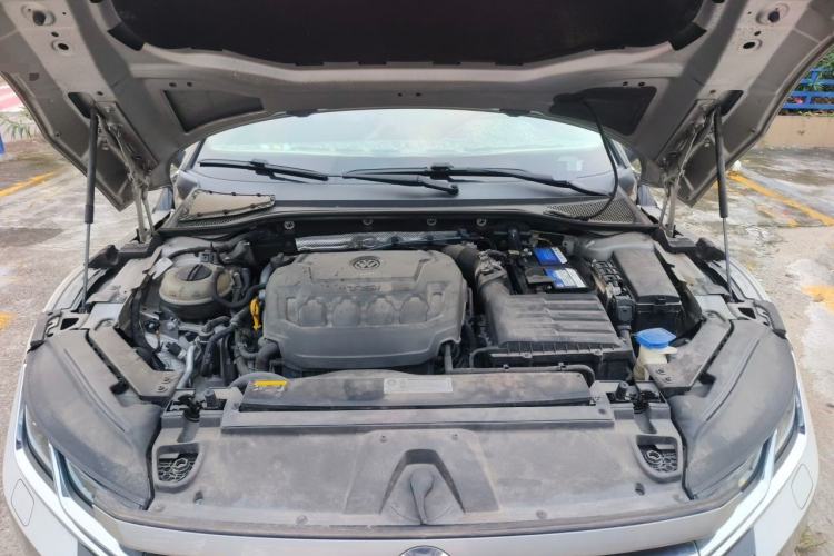 Used Volkswagen FAW-Volkswagen CC 2019 330TSI Glamour Edition China VI Engine Bay