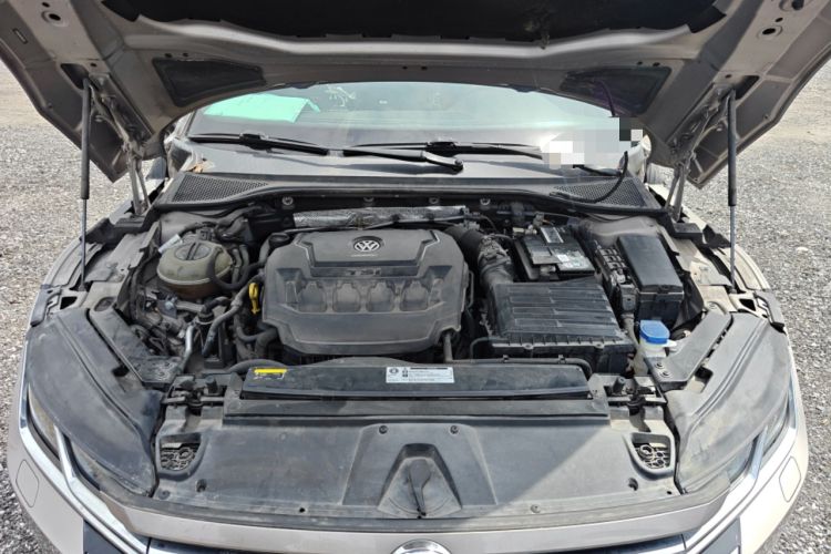Used Volkswagen FAW-Volkswagen CC 2019 330TSI Glamour Edition China VI Engine Bay