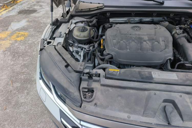 Used Volkswagen FAW-Volkswagen CC 2019 330TSI Glamour Edition China VI Engine Bay Right