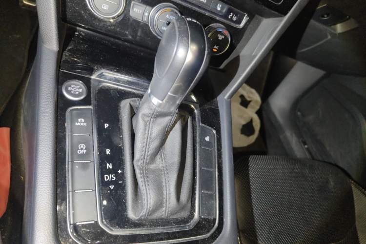 Used Volkswagen FAW-Volkswagen CC 2019 380TSI Glamour Edition China V Standard Gear Lever