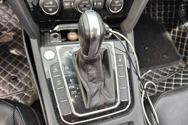 Used Volkswagen FAW-Volkswagen CC 2019 330TSI Glamour Edition China VI Gear Lever