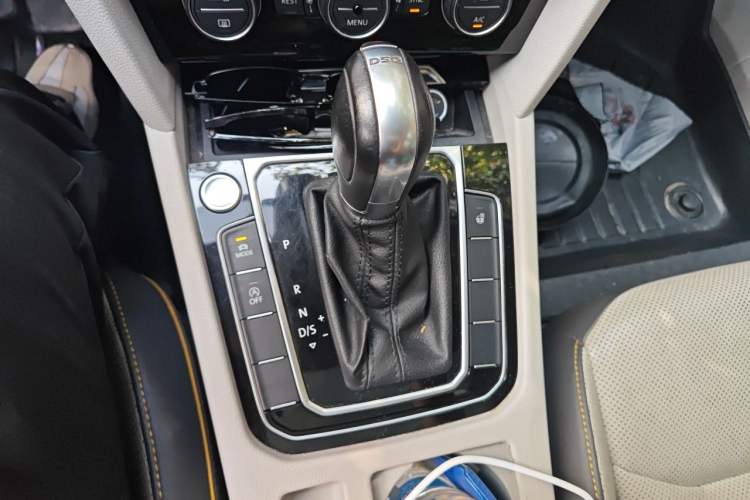 Used Volkswagen FAW-Volkswagen CC 2019 380TSI Yeyan Edition China V Standard Gear Lever