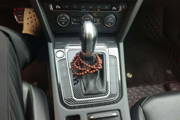 Used Volkswagen FAW-Volkswagen CC 2019 330TSI Glamour Edition China V Standard Gear Lever