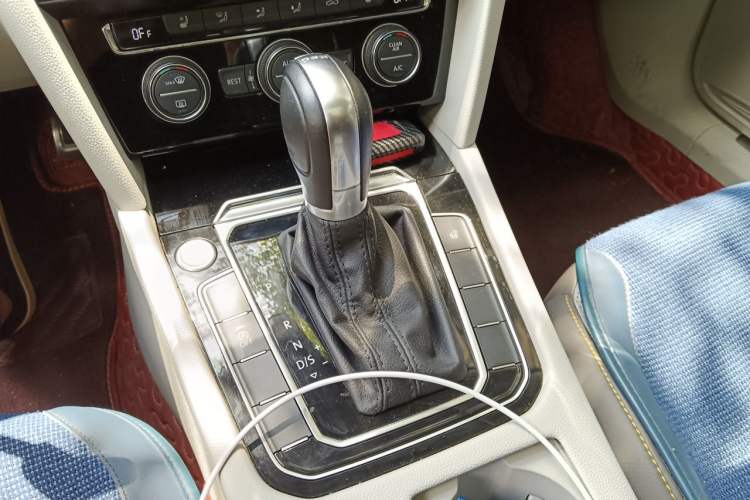 Used Volkswagen FAW-Volkswagen CC 2019 380TSI Yeyan Edition China V Standard Gear Lever