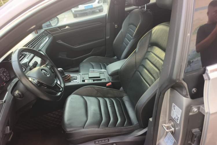 Used Volkswagen FAW-Volkswagen CC 2019 330TSI Glamour Edition China V Standard Left Front Seat