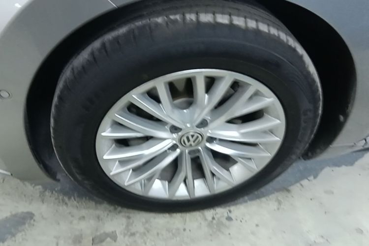 Used Volkswagen FAW-Volkswagen CC 2019 380TSI Glamour Edition China V Standard Left Front Wheel Hub