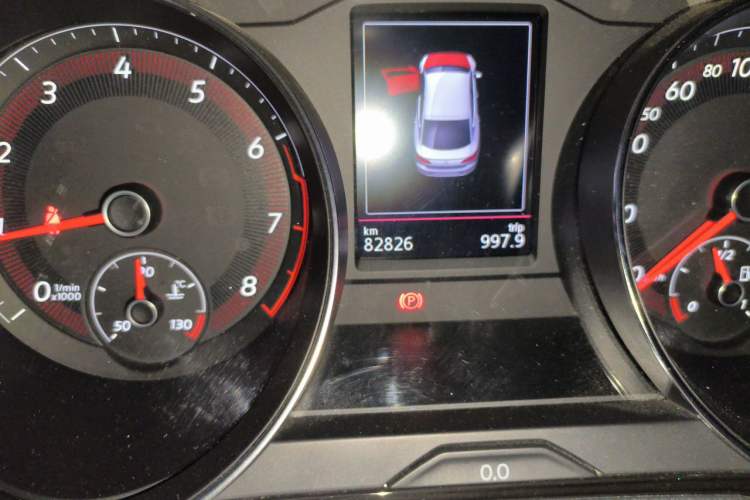 Used Volkswagen FAW-Volkswagen CC 2019 330TSI Glamour Edition China V Standard Odometer Close Up