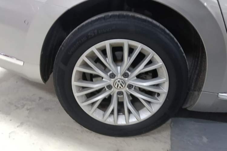 Used Volkswagen FAW-Volkswagen CC 2019 380TSI Glamour Edition China V Standard Right Rear Wheel Hub