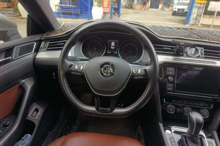 Used Volkswagen FAW-Volkswagen CC 2019 330TSI Glamour Edition China VI Steering Wheel