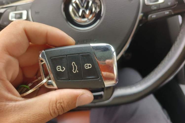 Used Volkswagen FAW-Volkswagen CC 2019 330TSI Glamour Edition China VI Vehicle Key