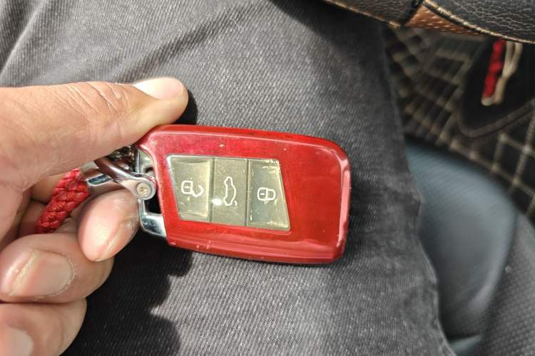 Used Volkswagen FAW-Volkswagen CC 2019 330TSI Glamour Edition China VI Vehicle Key