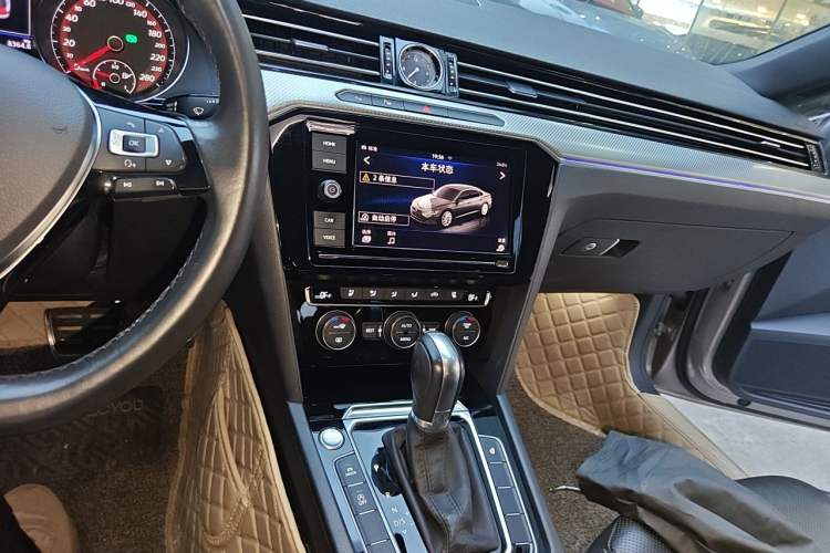 Used Volkswagen FAW-Volkswagen CC 2019 330TSI Glamour Edition China V Standard Audio And AC Panel