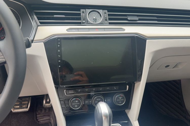 Used Volkswagen FAW-Volkswagen CC 2019 330TSI Huayan Edition China V Standard Audio And AC Panel