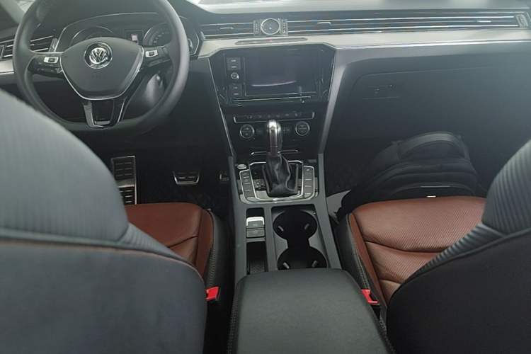 Used Volkswagen FAW-Volkswagen CC 2019 330TSI Glamour Edition China VI Audio And AC Panel