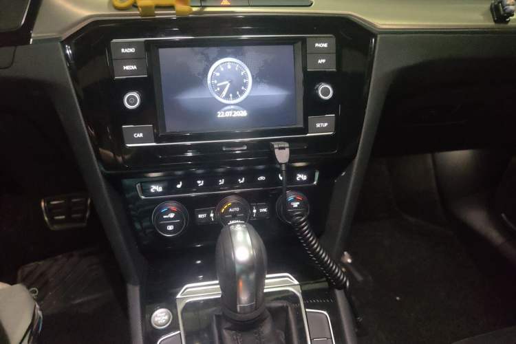 Used Volkswagen FAW-Volkswagen CC 2019 330TSI Huayan Edition China VI Audio And AC Panel
