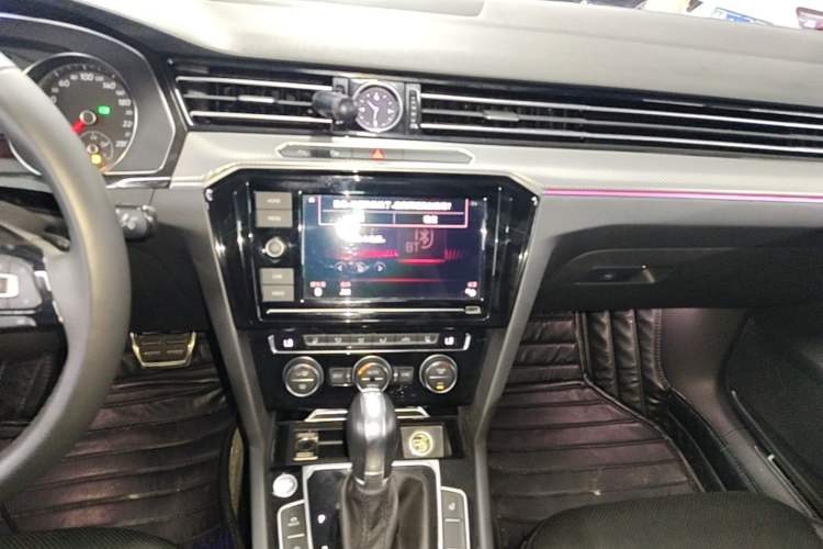 Used Volkswagen FAW-Volkswagen CC 2019 330TSI Glamour Edition China V Standard Audio And AC Panel