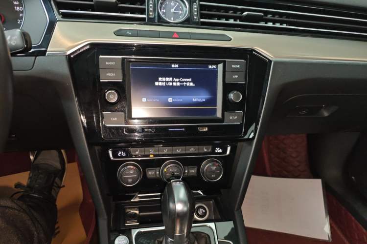 Used Volkswagen FAW-Volkswagen CC 2019 330TSI Huayan Edition China VI Audio And AC Panel