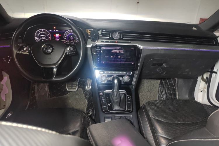 Used Volkswagen FAW-Volkswagen CC 2019 330TSI Glamour Edition China V Standard Center Console