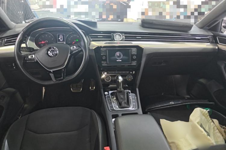 Used Volkswagen FAW-Volkswagen CC 2019 330TSI Huayan Edition China V Standard Center Console