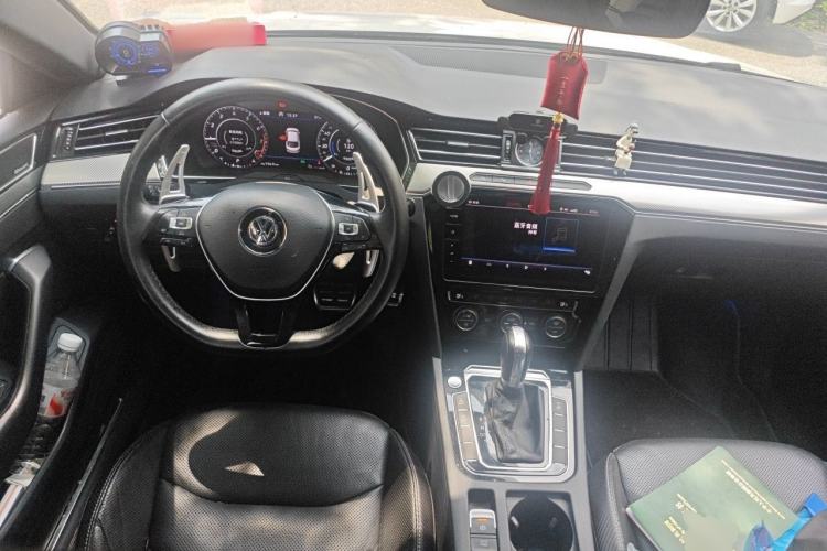Used Volkswagen FAW-Volkswagen CC 2019 330TSI Glamour Edition China V Standard Center Console