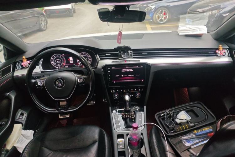 Used Volkswagen FAW-Volkswagen CC 2019 330TSI Glamour Edition China VI Center Console