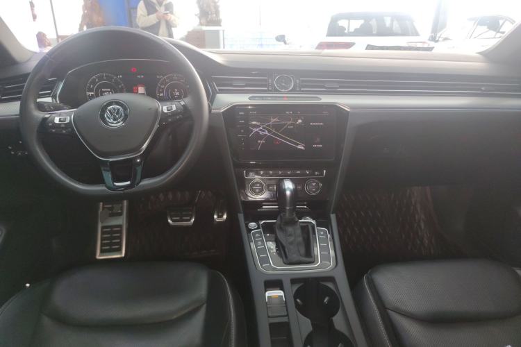 Used Volkswagen FAW-Volkswagen CC 2019 380TSI Glamour Edition China VI Standard Center Console