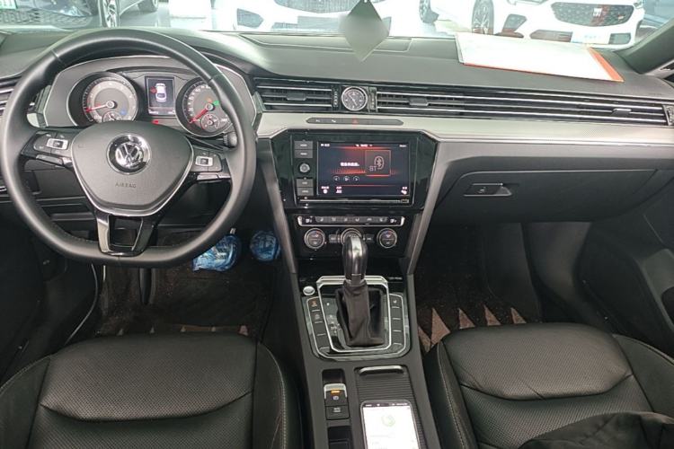 Used Volkswagen FAW-Volkswagen CC 2019 330TSI Glamour Edition China VI Center Console