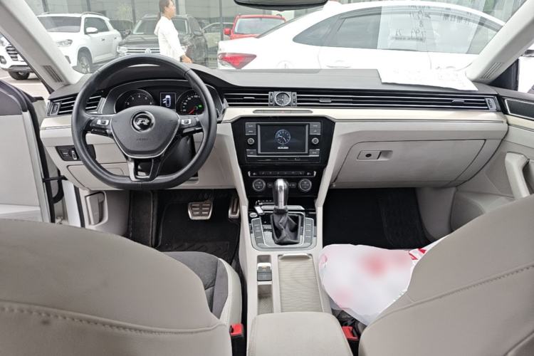 Used Volkswagen FAW-Volkswagen CC 2019 330TSI Huayan Edition China VI Center Console