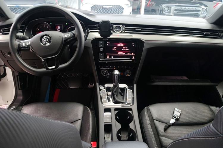 Used Volkswagen FAW-Volkswagen CC 2019 330TSI Glamour Edition China VI Center Console