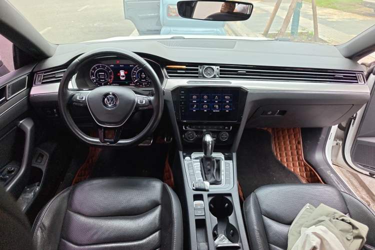 Used Volkswagen FAW-Volkswagen CC 2019 380TSI Glamour Edition China V Standard Center Console