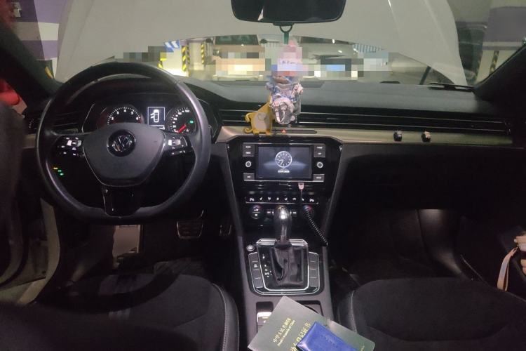 Used Volkswagen FAW-Volkswagen CC 2019 330TSI Huayan Edition China VI Center Console