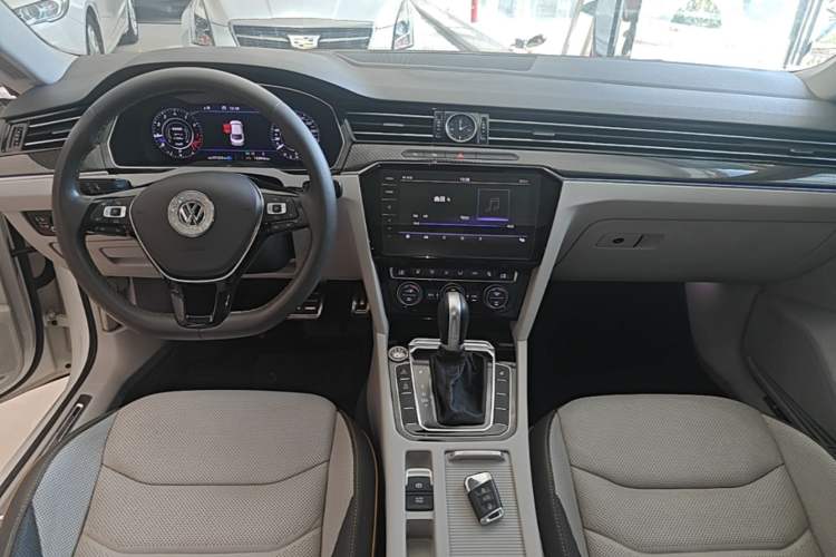 Used Volkswagen FAW-Volkswagen CC 2019 380TSI Yeyan Edition China V Standard Center Console