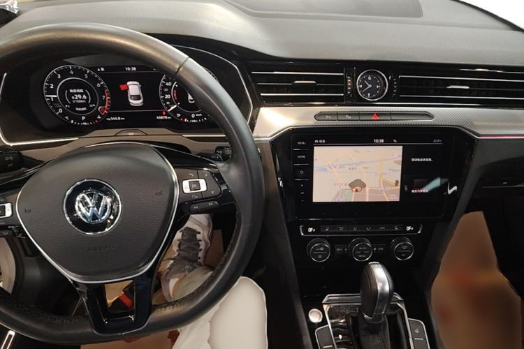 Used Volkswagen FAW-Volkswagen CC 2019 330TSI Glamour Edition China V Standard Center Console