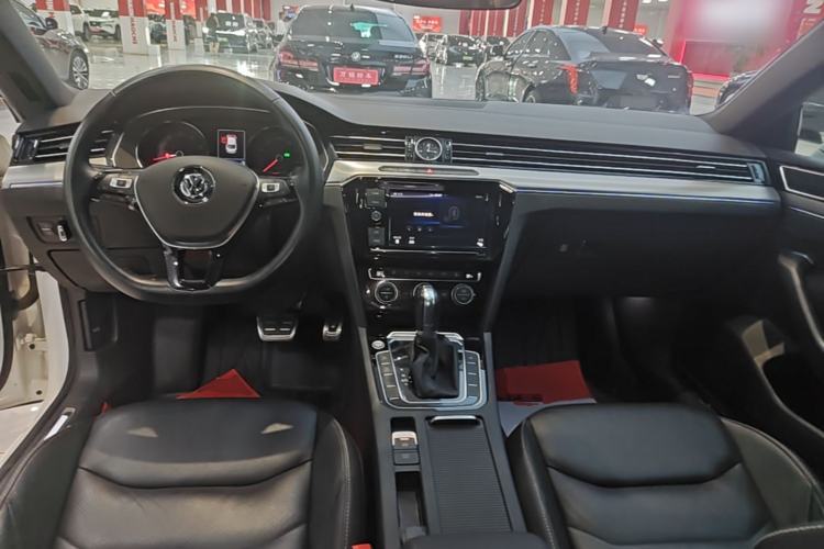 Used Volkswagen FAW-Volkswagen CC 2019 330TSI Glamour Edition China VI Center Console