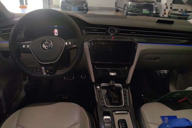 Used Volkswagen FAW-Volkswagen CC 2019 380TSI Yeyan Edition China V Standard Center Console