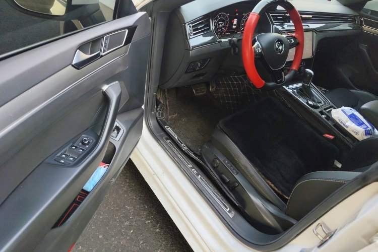 Used Volkswagen FAW-Volkswagen CC 2019 330TSI Glamour Edition China V Standard Driver Seat