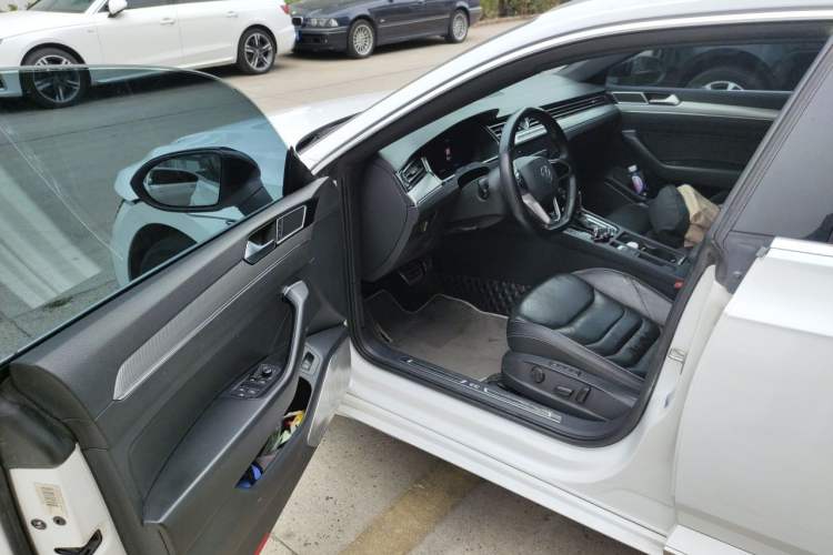 Used Volkswagen FAW-Volkswagen CC 2019 330TSI Glamour Edition China V Standard Driver Seat