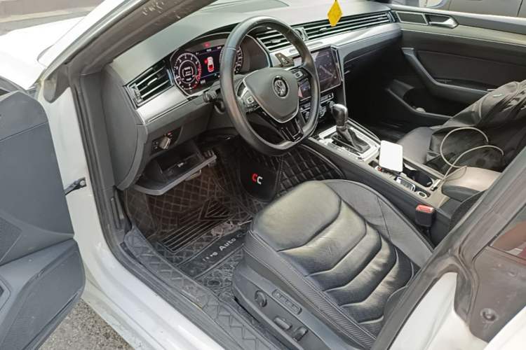 Used Volkswagen FAW-Volkswagen CC 2019 330TSI Glamour Edition China V Standard Driver Seat