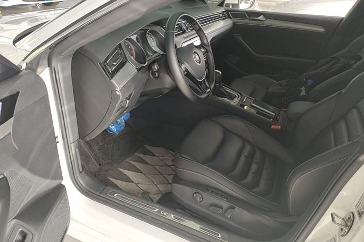Used Volkswagen FAW-Volkswagen CC 2019 330TSI Glamour Edition China VI Driver Seat