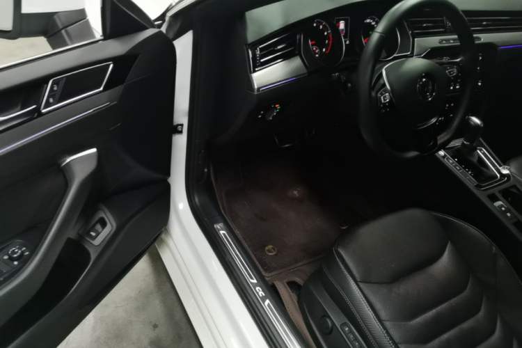 Used Volkswagen FAW-Volkswagen CC 2019 330TSI Glamour Edition China VI Driver Seat