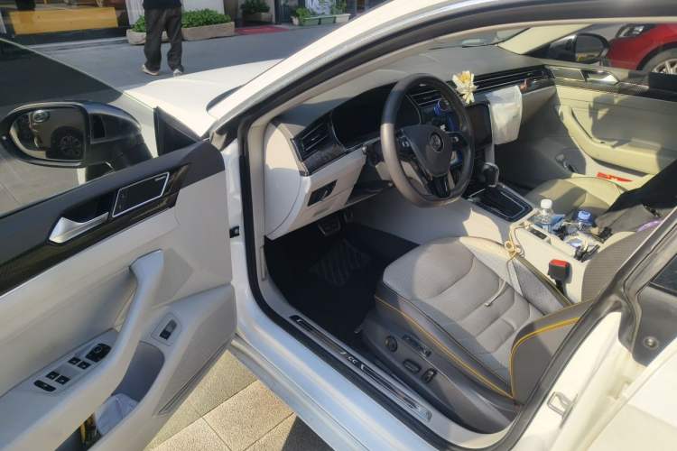 Used Volkswagen FAW-Volkswagen CC 2019 380TSI Yeyan Edition China V Standard Driver Seat